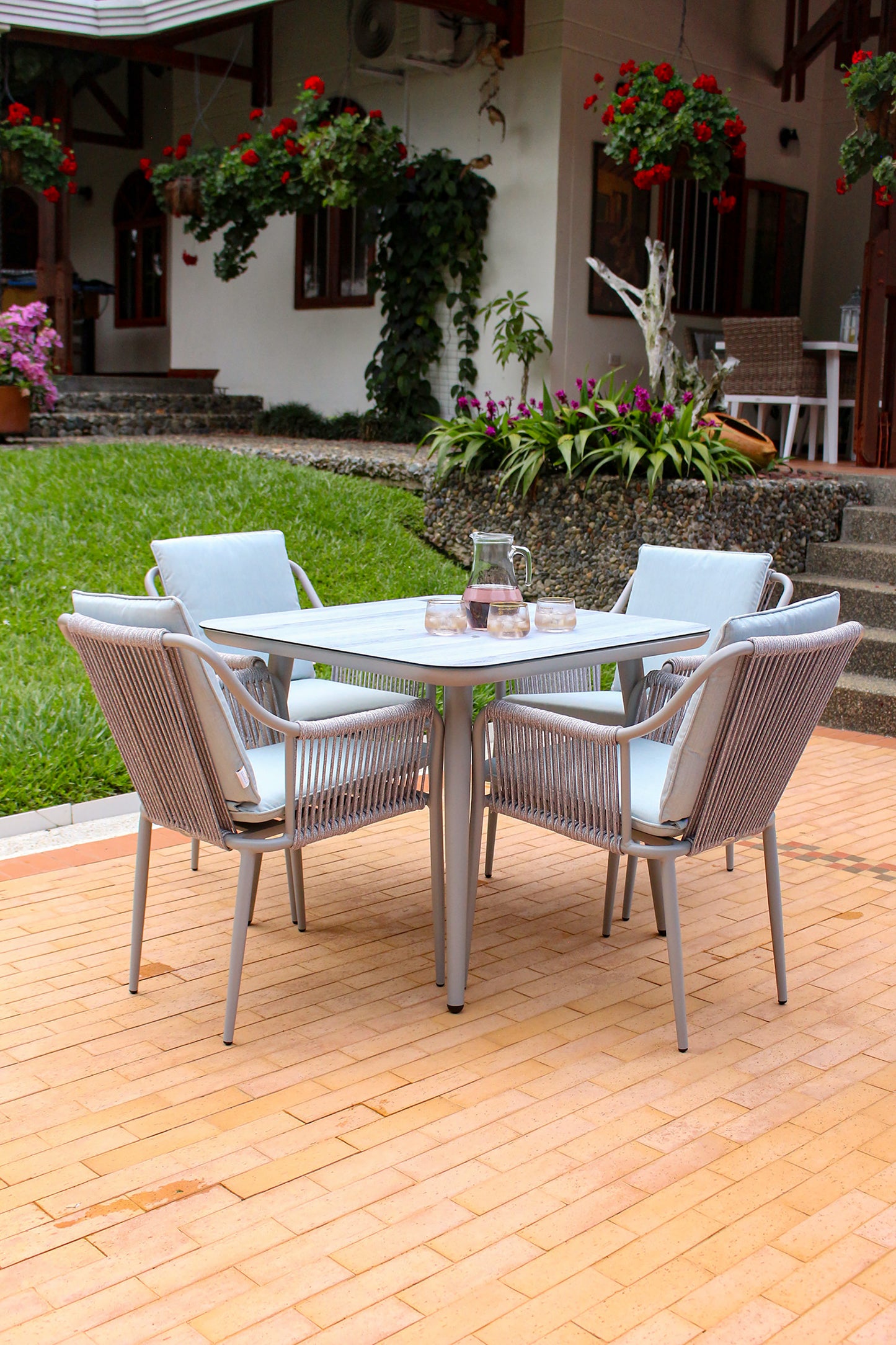 Comedor de exterior Amalfi Cuadrado.