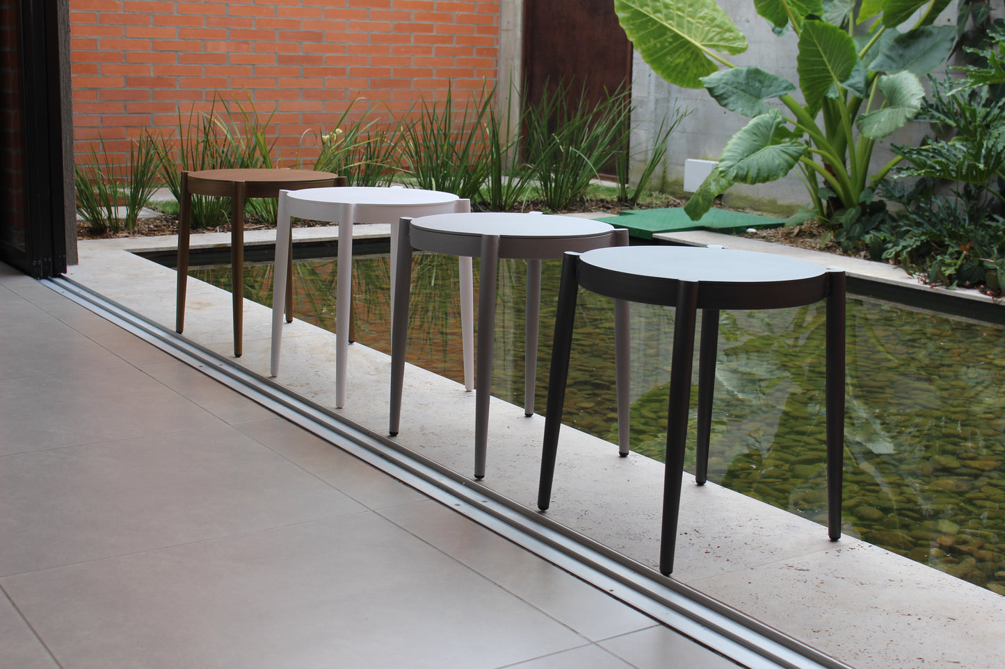 Mesa auxiliar Génova